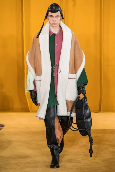 Look 37